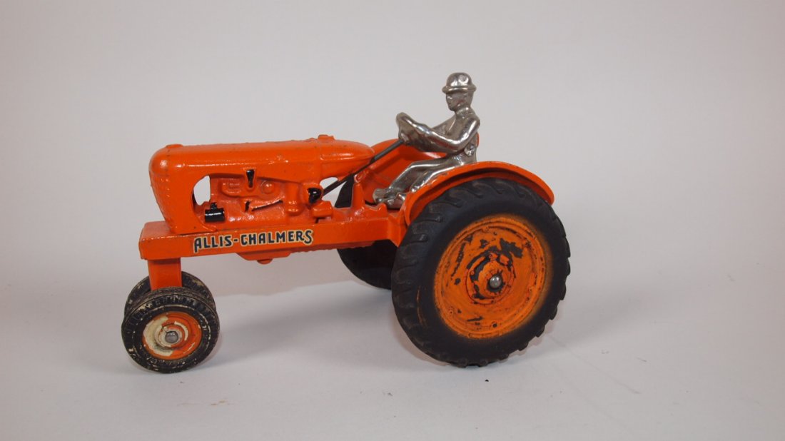 Arcade cast iron Allis Chalmers tractor & driver: Arcade cast iron Allis Chalmers tractor & driver
