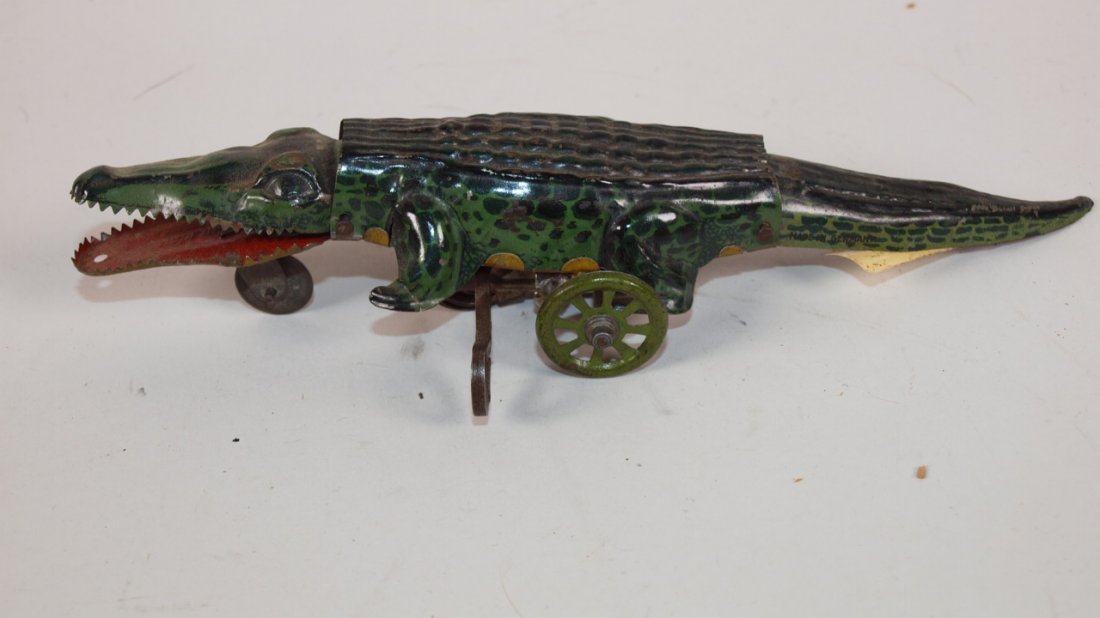 German tin litho alligator wind up toy 7 1/2": German tin litho alligator wind up toy 7 1/2"