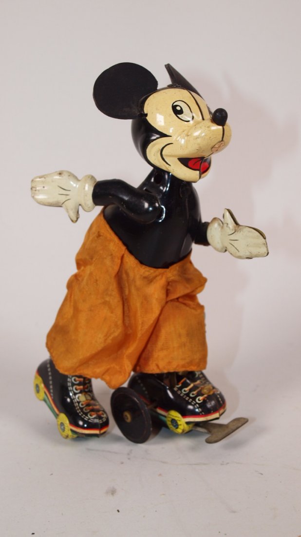 Linemar Mickey Mouse tin litho wind up roller skater: Linemar Mickey Mouse tin litho wind up roller skater