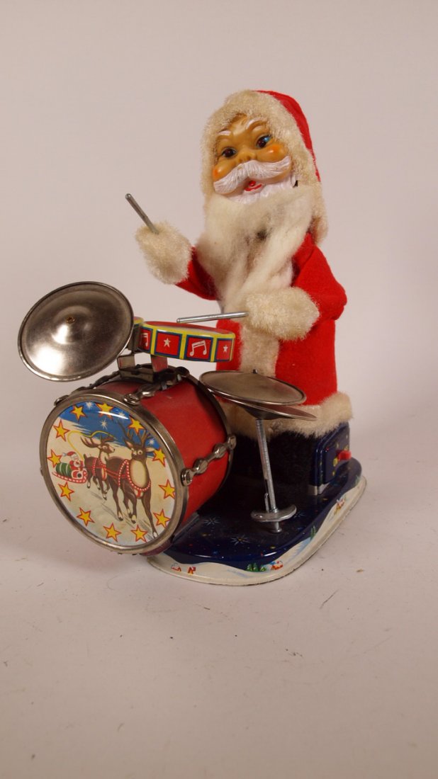 Battery operated Santa playing drums toy: Battery operated Santa playing drums toy