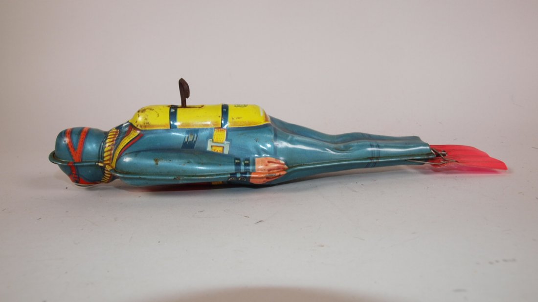 Chein scuba driver tin litho wind up toy: Chein scuba driver tin litho wind up toy
