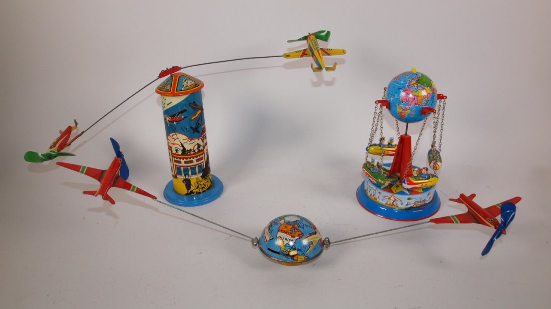 German & Japan tin litho wind up lot of 3 toys: German & Japan tin litho wind up lot of 3 toys