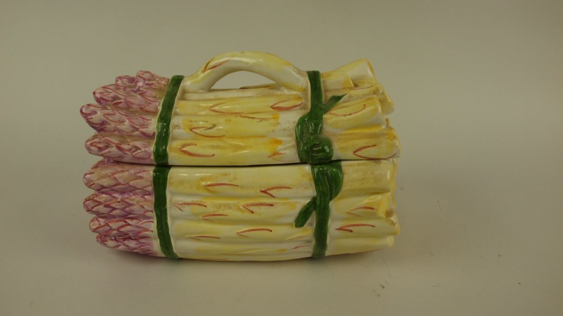 Majolica Portugal covered asparagus box, 8" 50: Majolica Portugal covered asparagus box, 8" 50