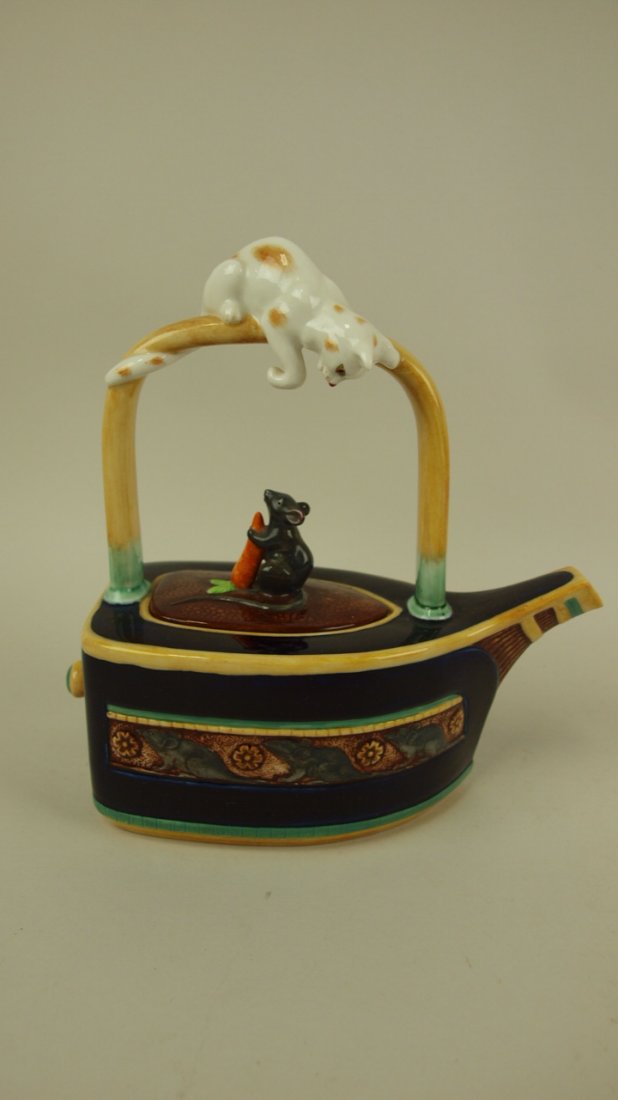 Majolica Royal Doulton Minton Archives flat iron cat: Majolica Royal Doulton Minton Archives flat iron cat and mouse teapot