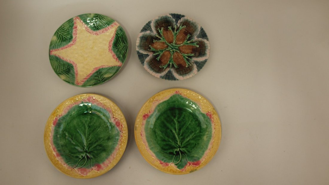 Majolica Etruscan lot of 4 plates: 9" cauliflower, 8": Majolica Etruscan lot of 4 plates: 9" cauliflower, 8" shell & seaweed, 2 - 9" maple leaf and basket, all with good color, nice lot