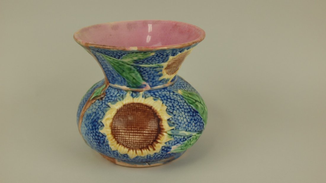 Etruscan Majolica cobalt sunflower spittoon: Etruscan Majolica cobalt sunflower spittoon, great color, 6 1/4\"