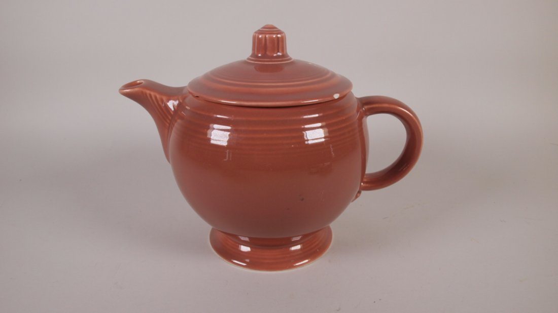 Fiesta medium teapot, rose, chip to lid rim (1 of 1)