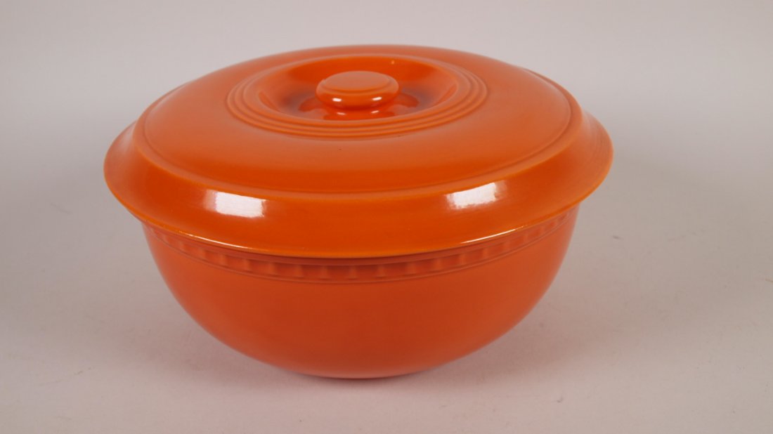 Fiesta promotional casserole and lid, red (1 of 1)