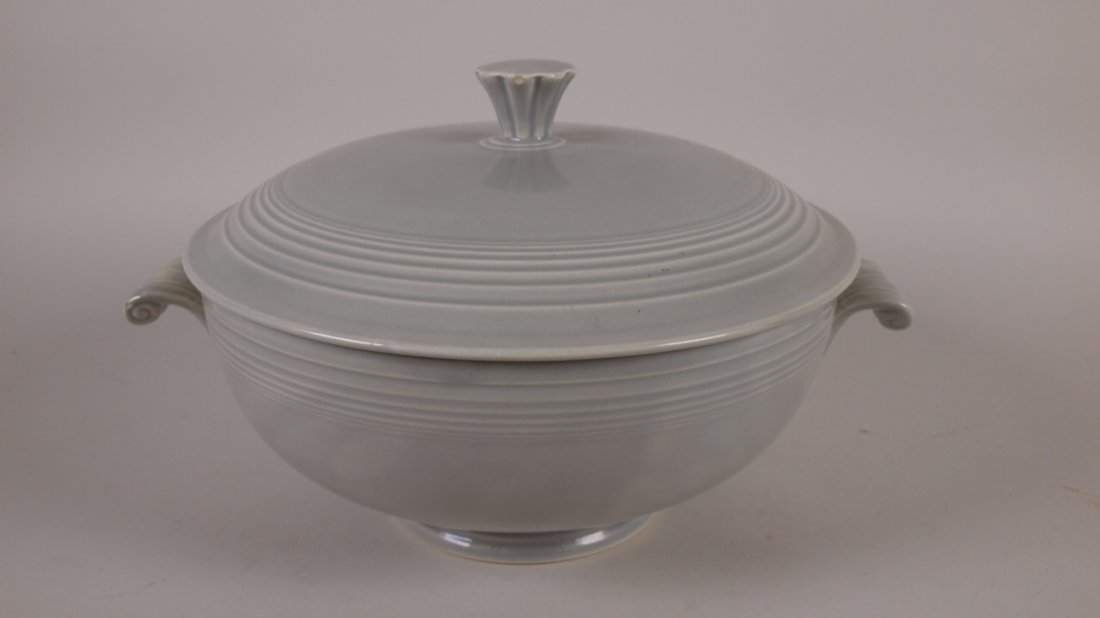 Fiesta casserole, gray, nick to finial (1 of 1)
