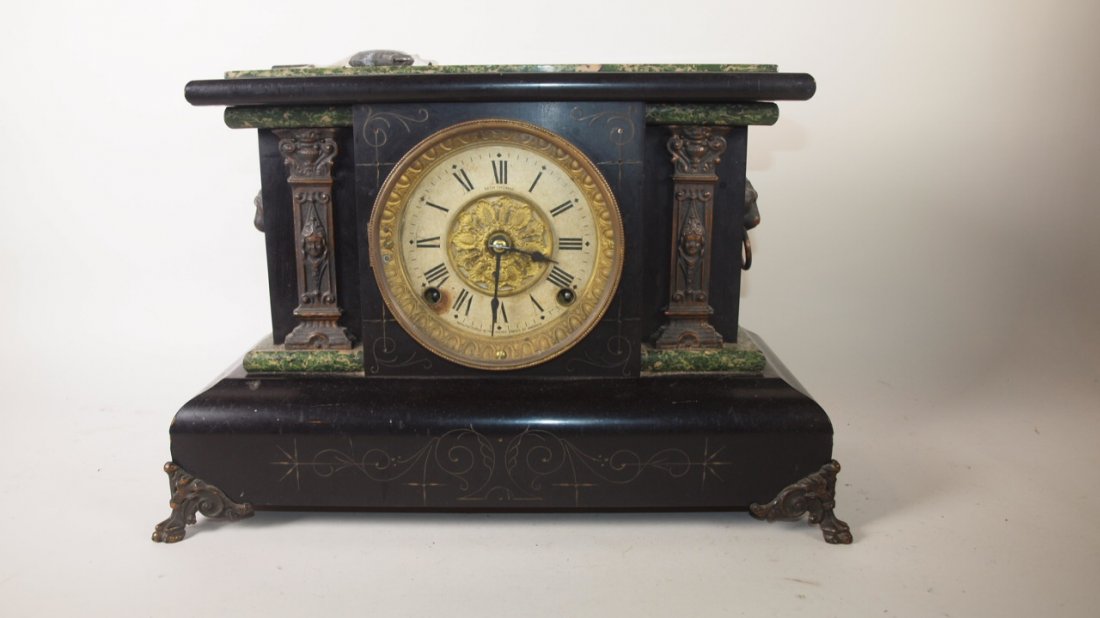 Seth Thomas black mantle clock: Seth Thomas black mantle clock