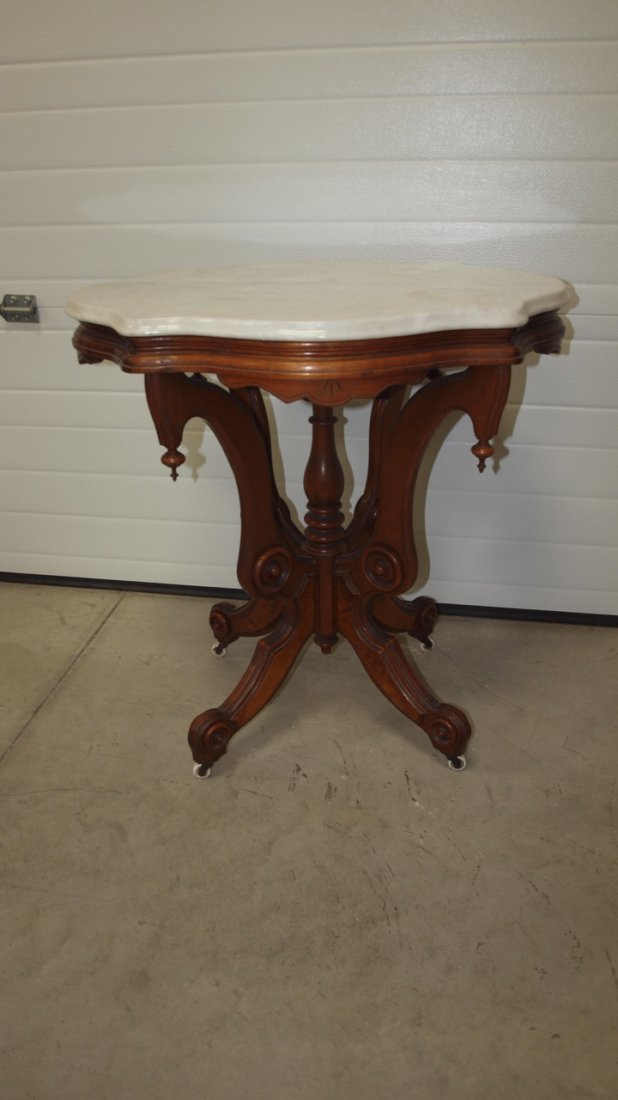 Walnut Victorian parlor table with white marble turtle: Walnut Victorian parlor table with white marble turtle top, 29"w, 29"h