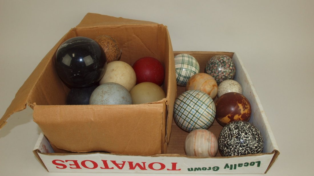 Large lot of 18 carpet balls: ceramic, marble, agate,: Large lot of 18 carpet balls: ceramic, marble, agate, and others