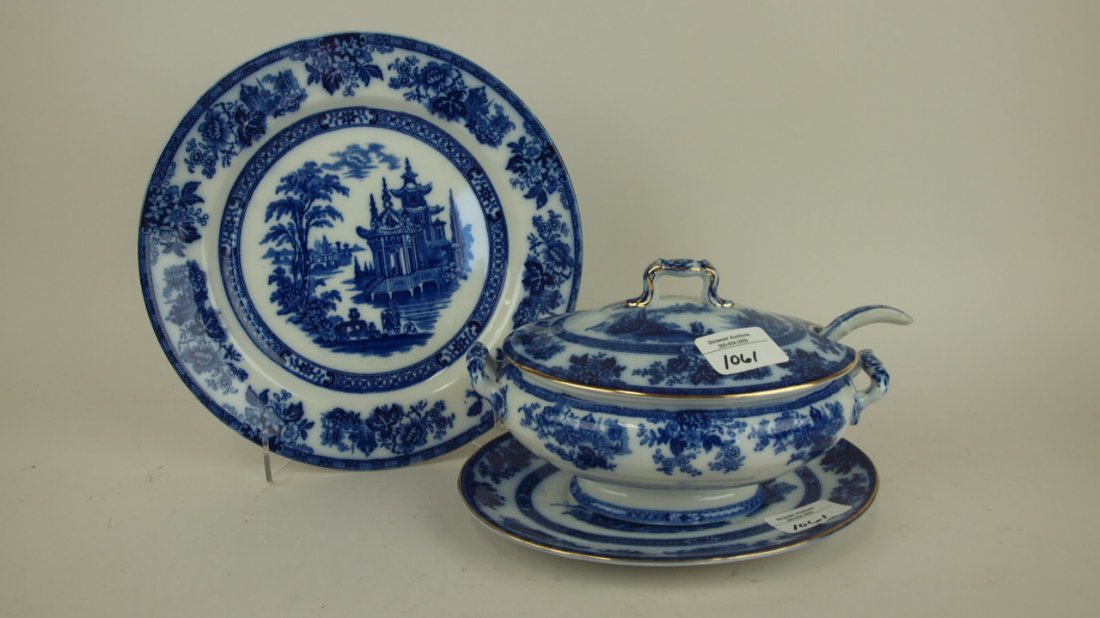 Flow Blue Doulton Burslem Madras sauce tureen, stand, (1 of 1)
