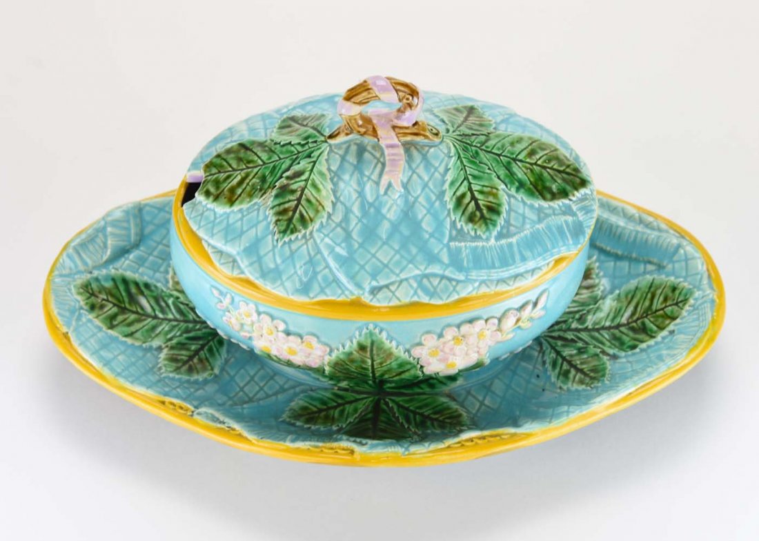 An Extremely Rare George Jones Majolica ‘Chestnut’ (1 of 4)