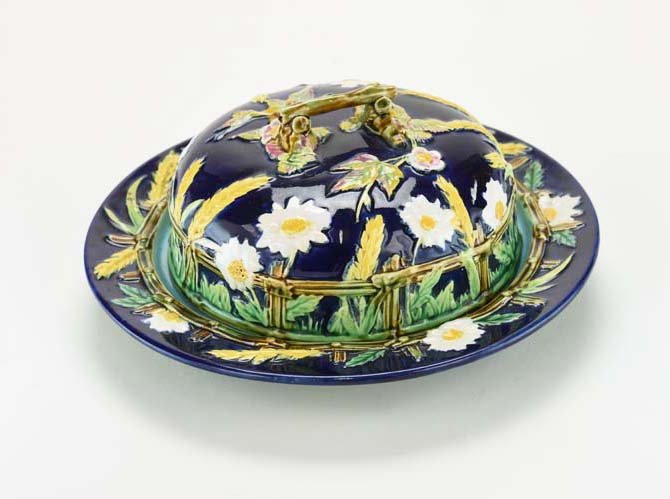 A George Jones Majolica ‘Picket Fence and Daisy’ Muffin (1 of 2)