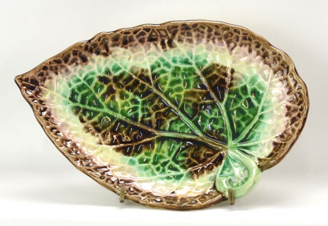Majolica begonia leaf tray, 8 1/2" (1 of 1)