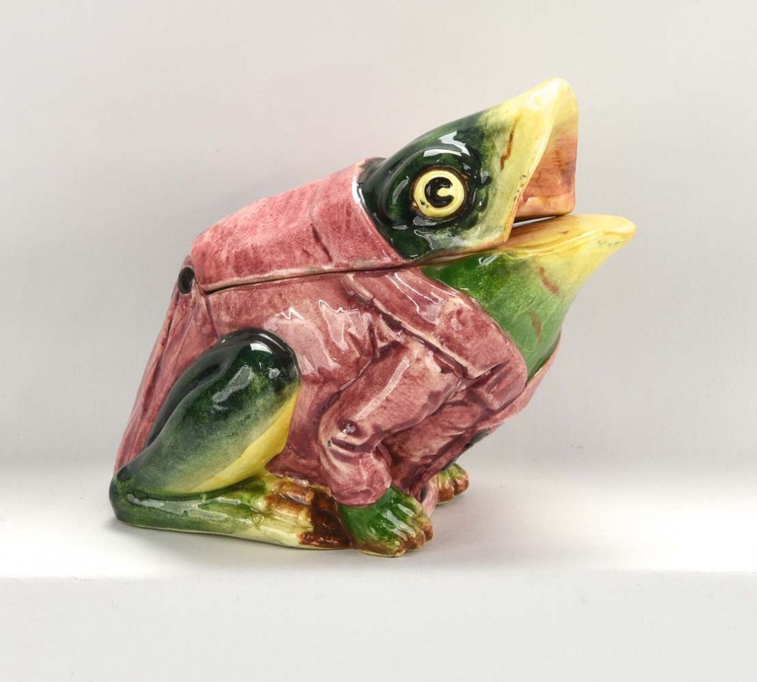 Majolica crouching frog figural humidor, repair to base (1 of 1)