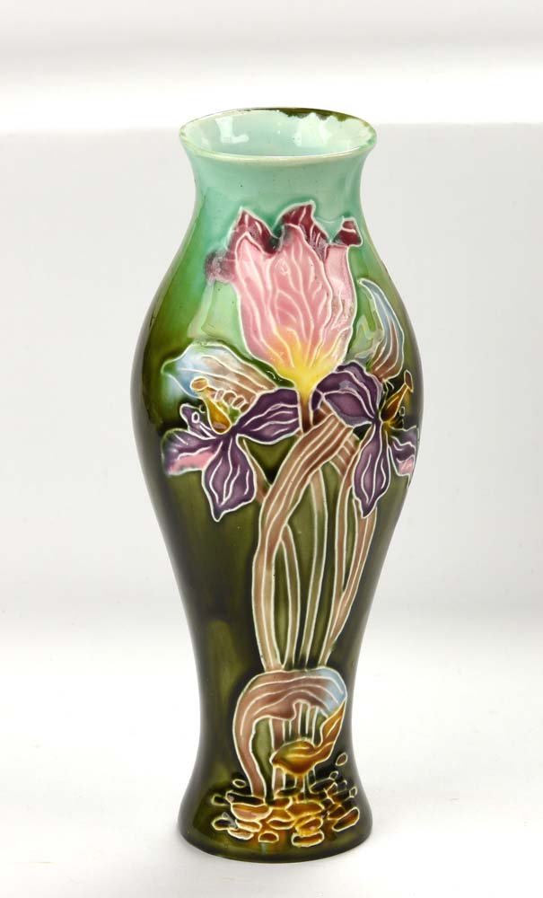Majolica Continental tulip vase, 9" (1 of 1)