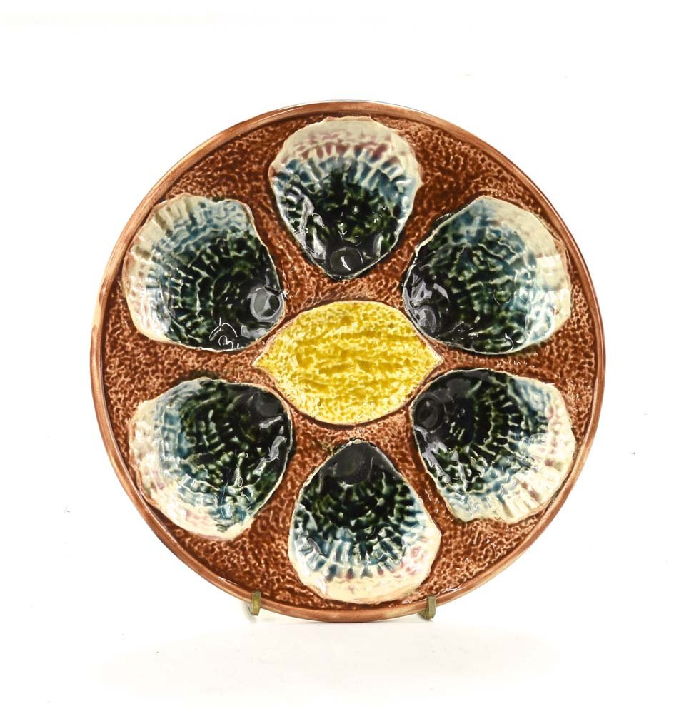 French majolica oyster plate with lemon center, 8 1/2": French majolica oyster plate with lemon center, 8 1/2"