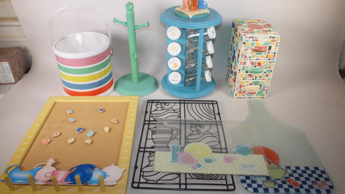 Fiesta Post 86 lot of go-alongs, some wear (1 of 1)