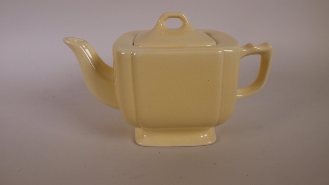 Fiesta Riviera ivory teapot, minor glaze bubble pop to (1 of 1)