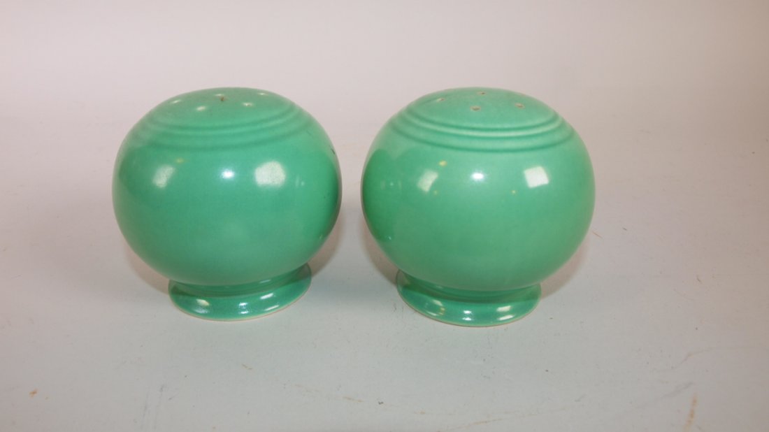 Fiesta Kitchen Kraft green pair of range shakers (1 of 1)