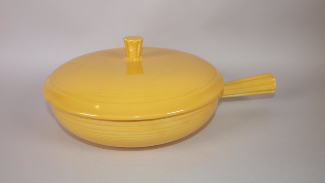 Fiesta french casserole, yellow, nick to finial (1 of 1)