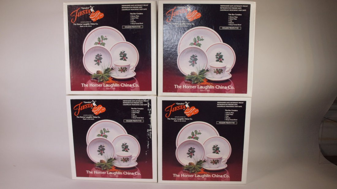 Fiesta Post 86 white "Holiday" lot of 4-5 piece place (1 of 1)
