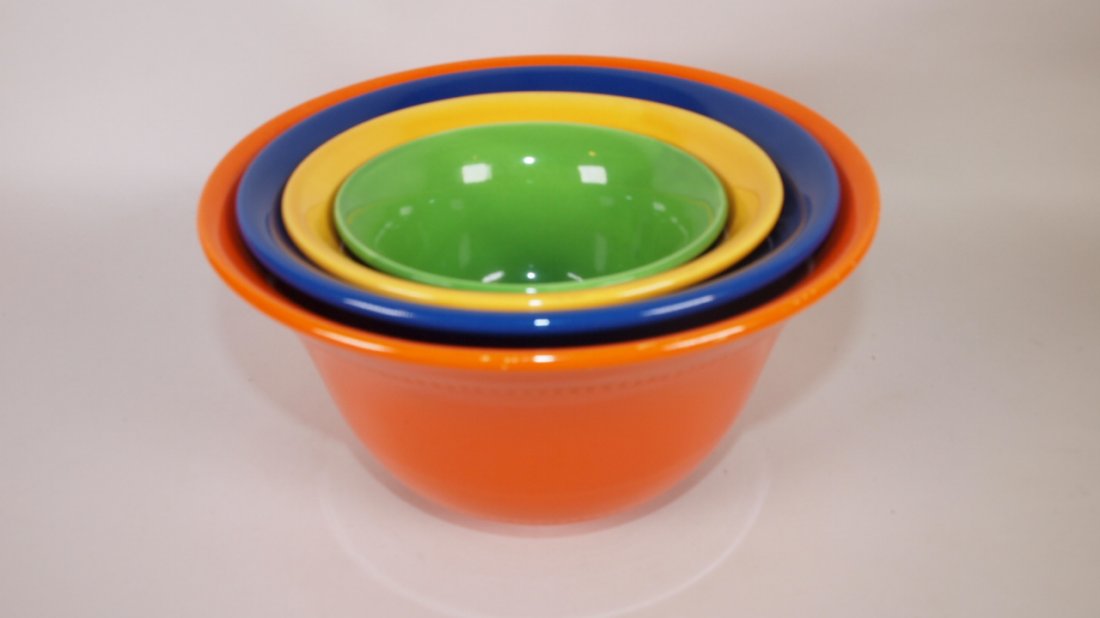 Hall Radiant WAre 4 piece mixing bowl set in Fiesta: Hall Radiant WAre 4 piece mixing bowl set in Fiesta colors