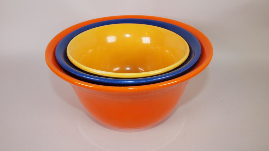 Hall Radiant Ware 3 piece mixing bowl set in Fiesta: Hall Radiant Ware 3 piece mixing bowl set in Fiesta colors