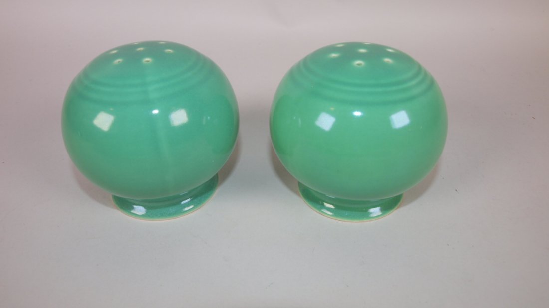 Fiesta Kitchen Kraft pair green range shakers (1 of 1)