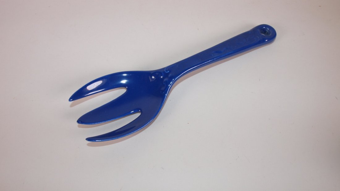 Fiesta Kitchen Kraft cobalt fork (1 of 1)