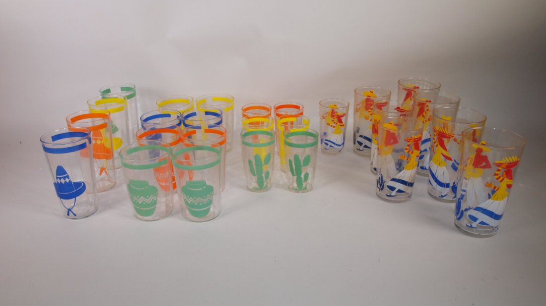 Fiesta lot of 26 glass go-along tumblers with mexican: Fiesta lot of 26 glass go-along tumblers with mexican theme, various sizes