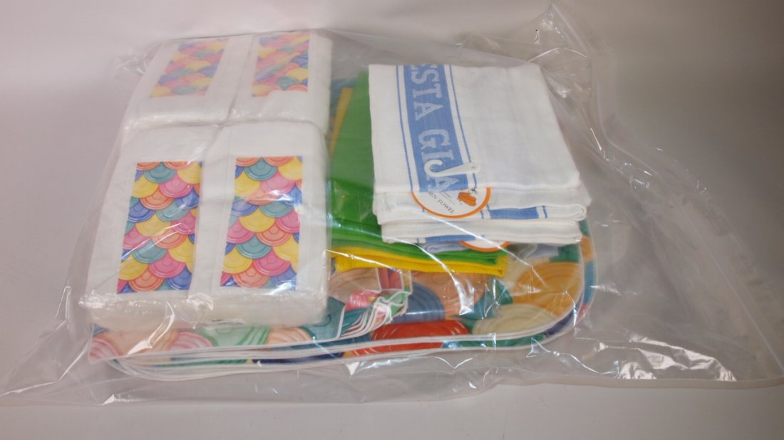 Fiesta lot of table linens (1 of 1)