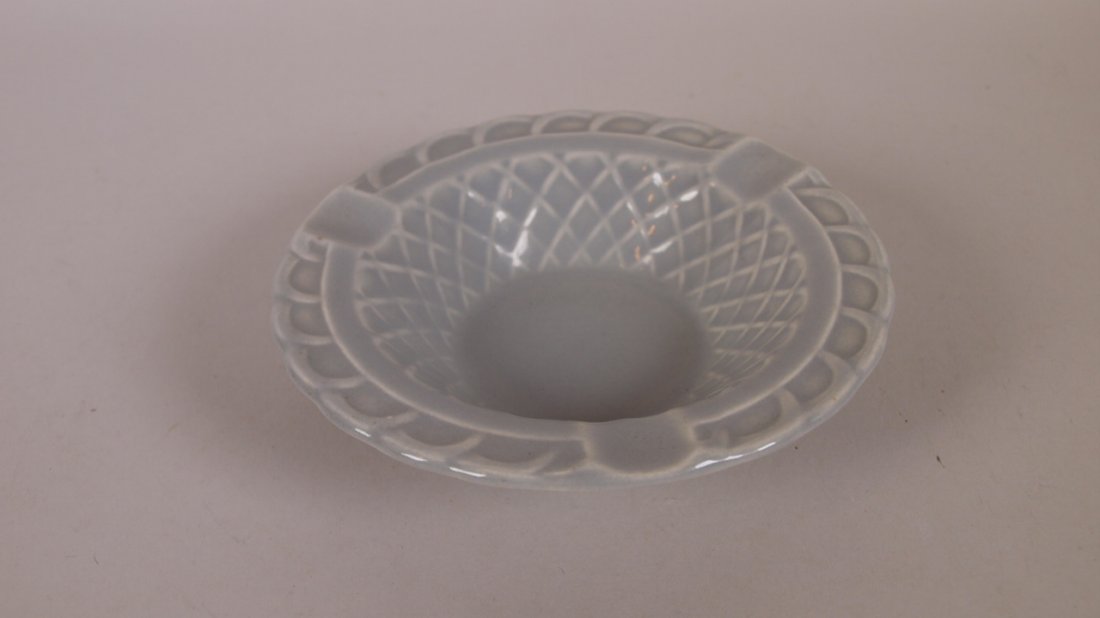 Fiesta Harlequin gray basketweave ashtray (1 of 1)