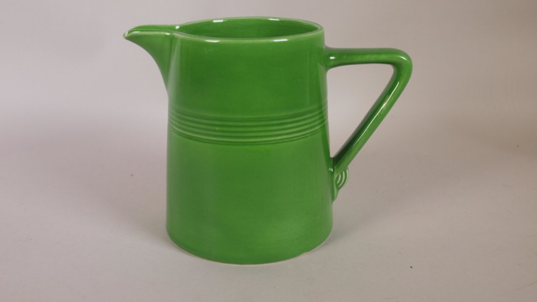 Fiesta Harlequin medium green 22 oz. jug, spout nick (1 of 1)