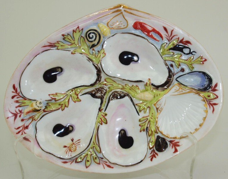 Union Porcelain Works (UPW) small clam shell shaped (1 of 1)