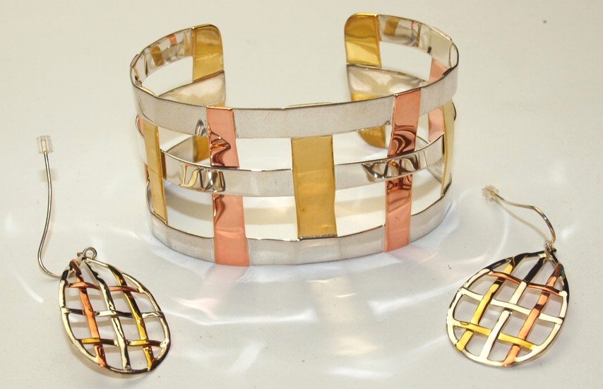 Robert Lee Morris (RLM) sterling silver, brass, and: Robert Lee Morris (RLM) sterling silver, brass, and copper woven cuff bracelet and earrings