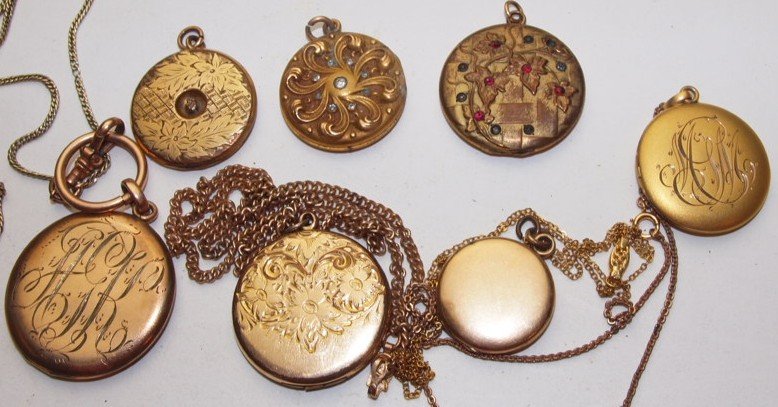 Lot of 7 lockets: Lot of 7 lockets