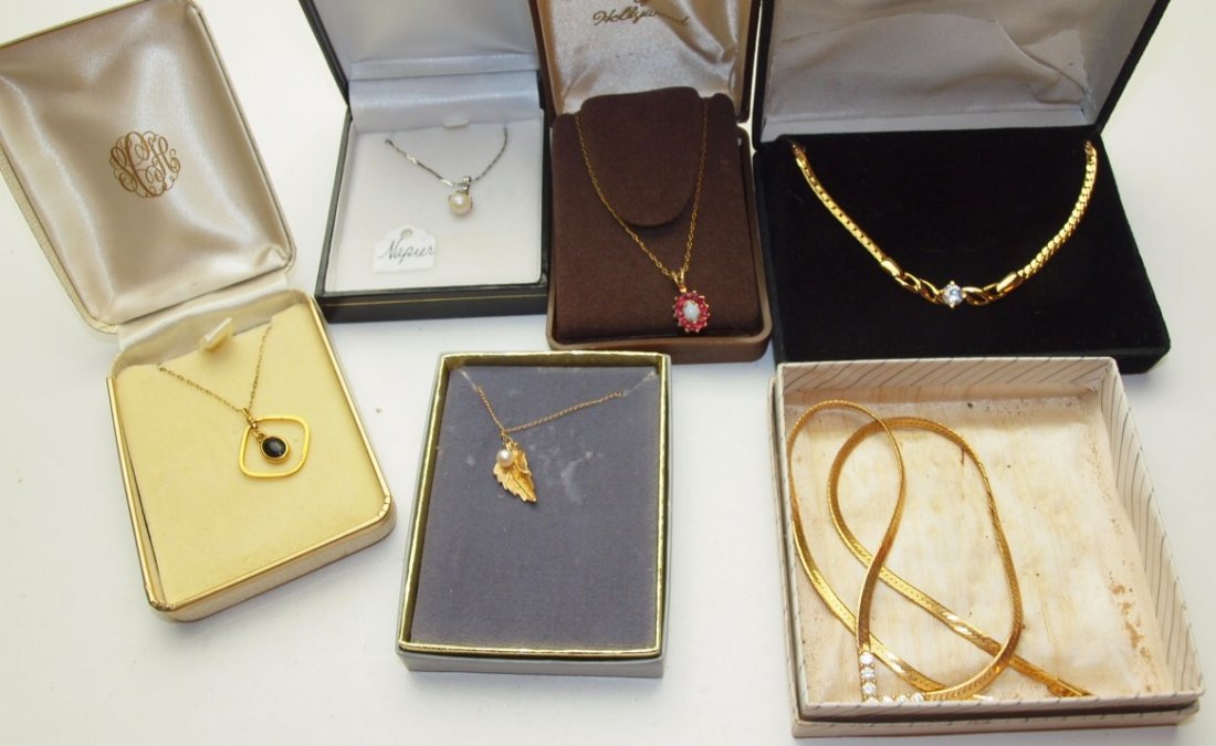 Lot of 6 necklaces, one Napier (1 of 1)
