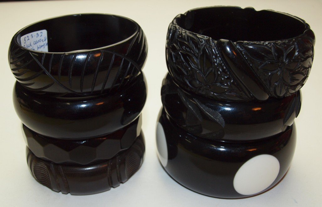 Bakelite lot of 7 black bangle bracelets (1 of 1)