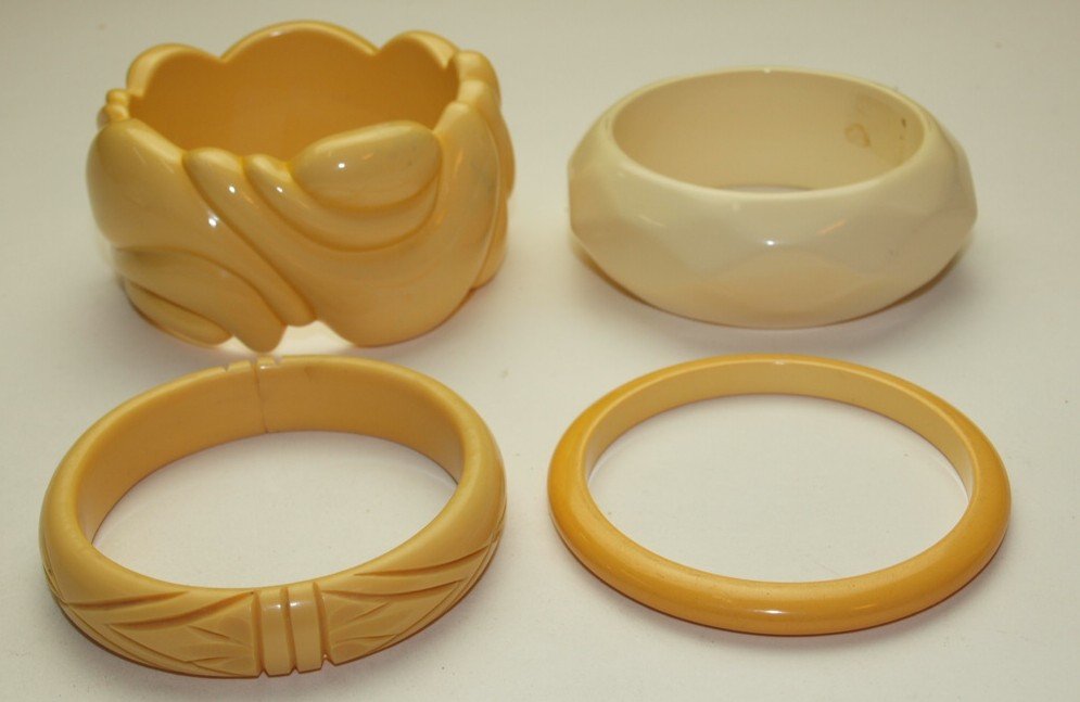 Bakelite lot of 4 ivory bangle bracelets (1 of 1)