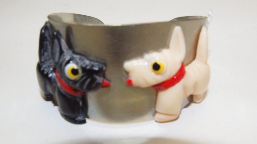 Bakelite and chrome scottie dog cuff bracelet: Bakelite and chrome scottie dog cuff bracelet
