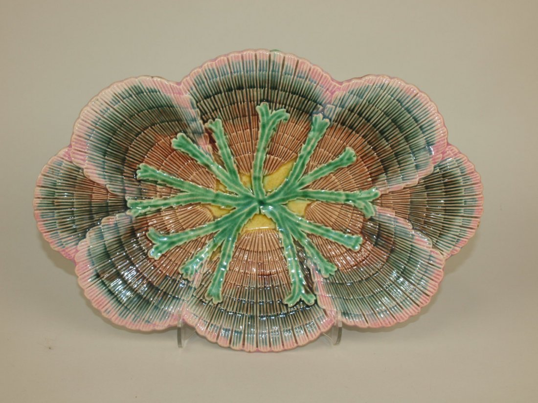 Etruscan Majolica shell & seaweed platter, rim nicks to (1 of 1)