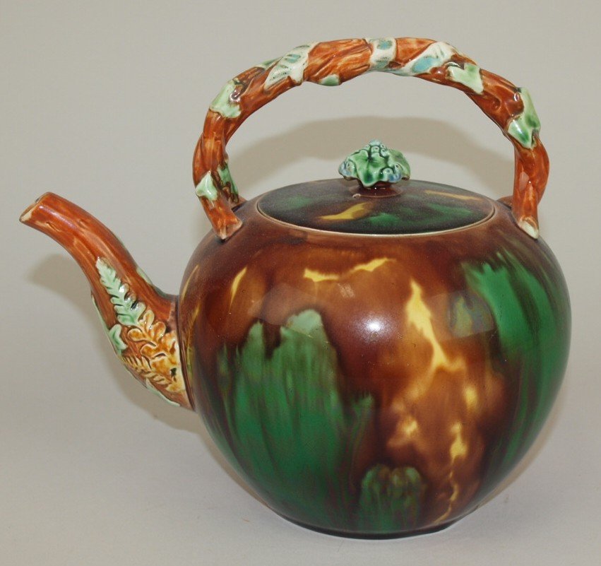 Wedgwood mottled tea kettle, 7 1/2" (1 of 1)