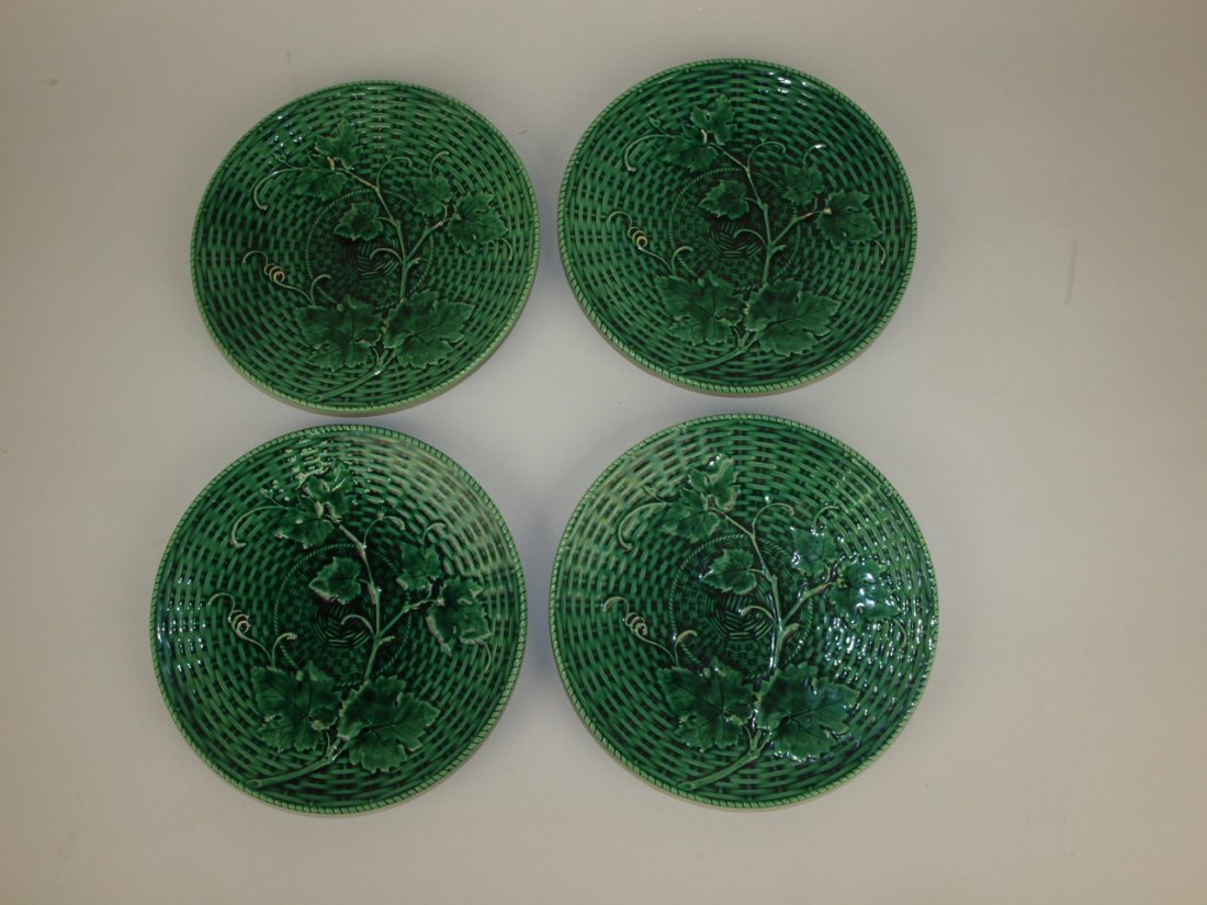 Sarreguemines Majolica set of 4 - 8 1/4" dark green: Sarreguemines Majolica set of 4 - 8 1/4" dark green basket and ivy plates