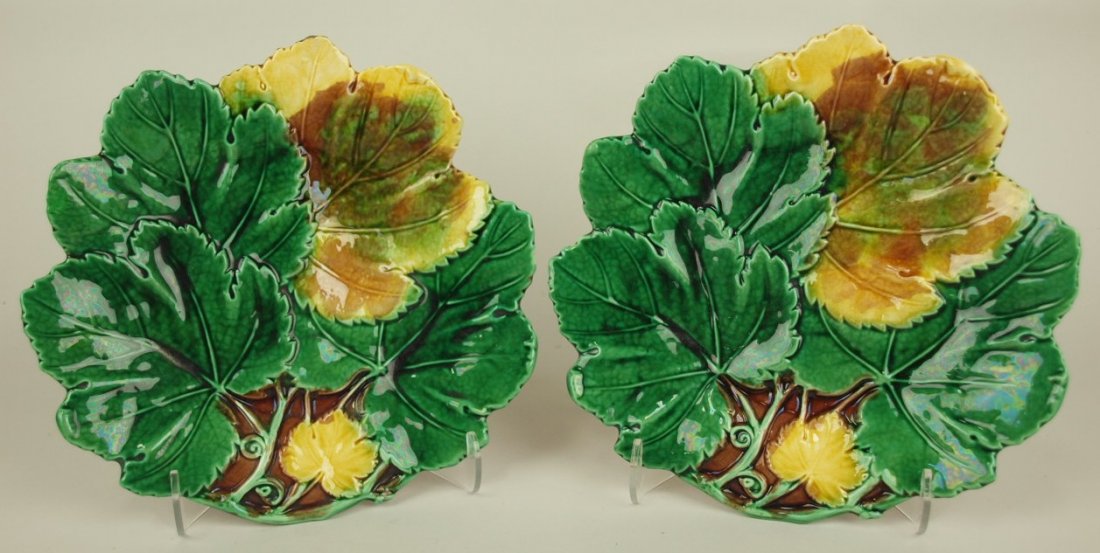 Majolica pair fo overlapping maple leaf plates, 9" (1 of 1)