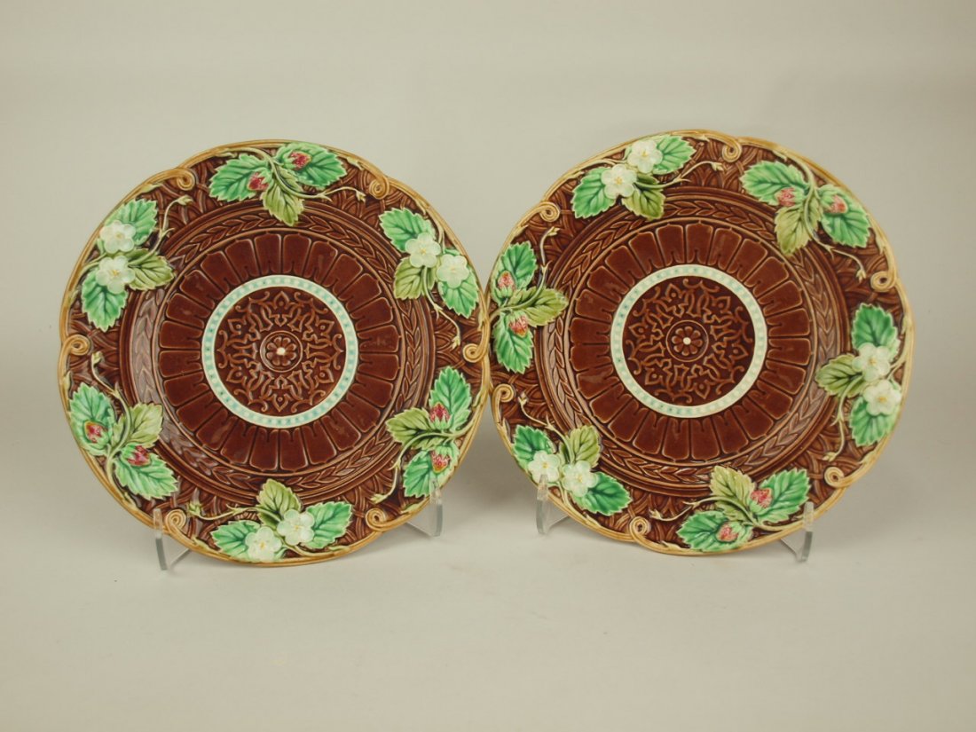 Sarreguemines Majolica pair of strawberry plates, 8": Sarreguemines Majolica pair of strawberry plates, 8"