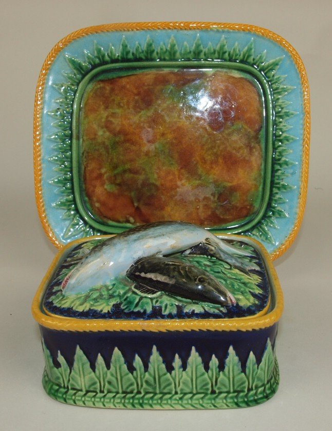 George Jones Majolica cobalt acanthus leaf sardine box (1 of 1)