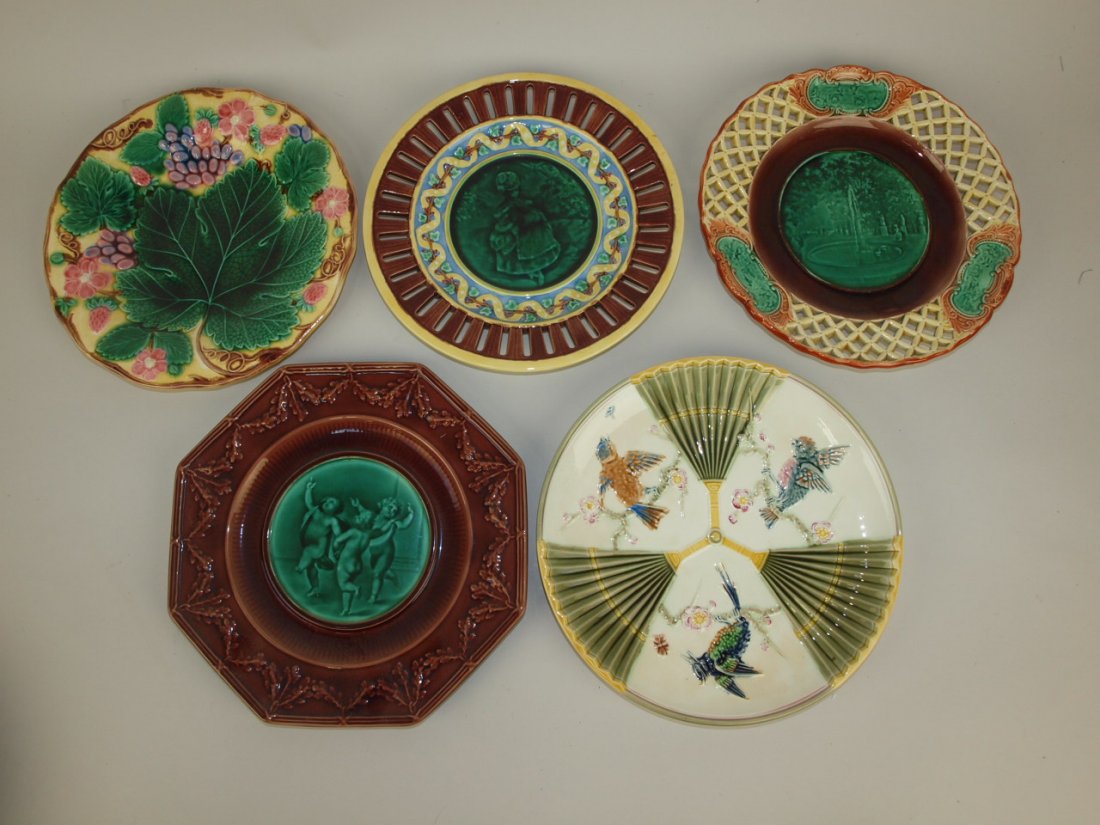 Wedgwood Majolica lot of 5 assorted plates (1 of 1)